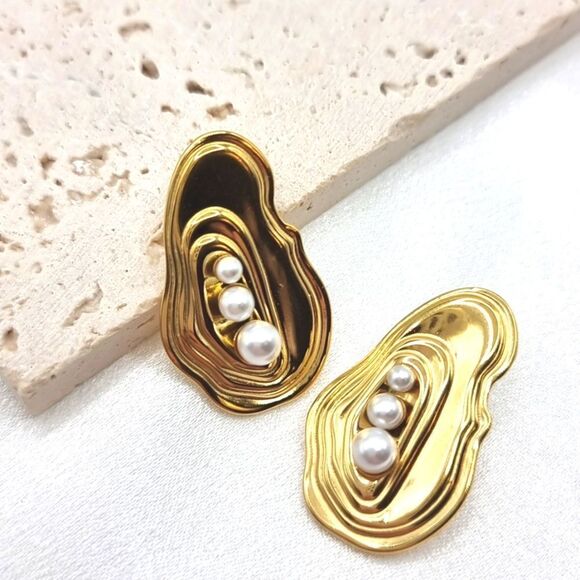 New ANTHRO 18k Gold Ss Oyster Pearl Stud Earrings - Picture 4 of 8